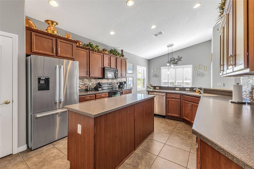 Active With Contract: $399,450 (2 beds, 2 baths, 1807 Square Feet)