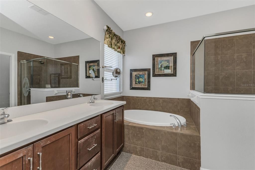 Active With Contract: $399,450 (2 beds, 2 baths, 1807 Square Feet)