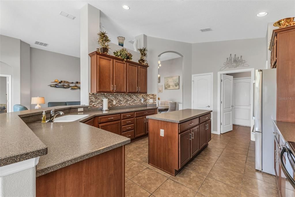 Active With Contract: $399,450 (2 beds, 2 baths, 1807 Square Feet)