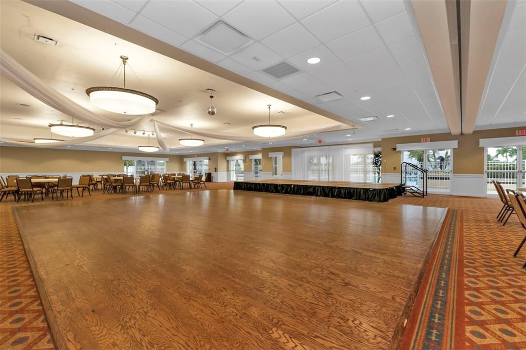 Active With Contract: $399,450 (2 beds, 2 baths, 1807 Square Feet)