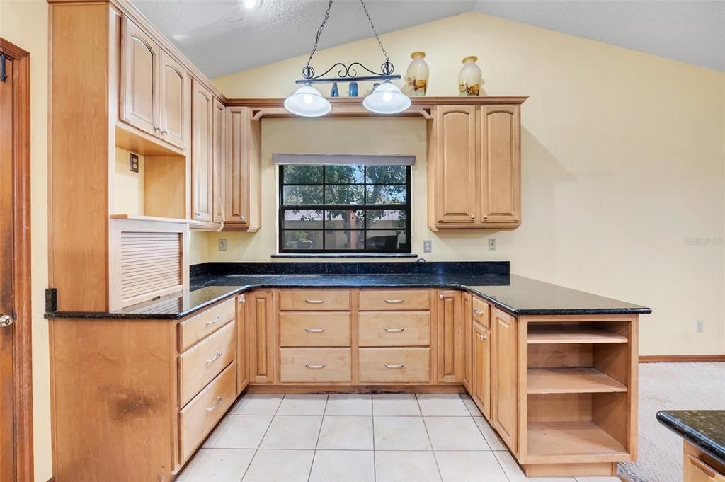 На продажу: $399,000 (3 спален, 2 ванн, 1801 Квадратных фут)