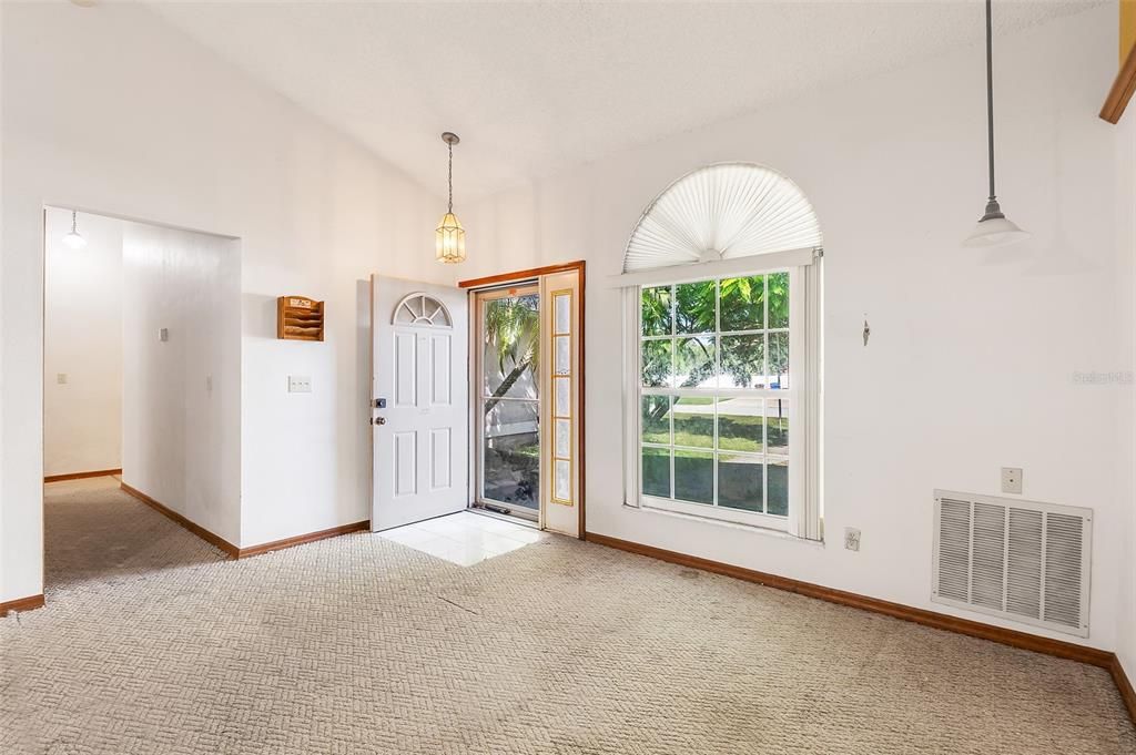 На продажу: $399,000 (3 спален, 2 ванн, 1801 Квадратных фут)