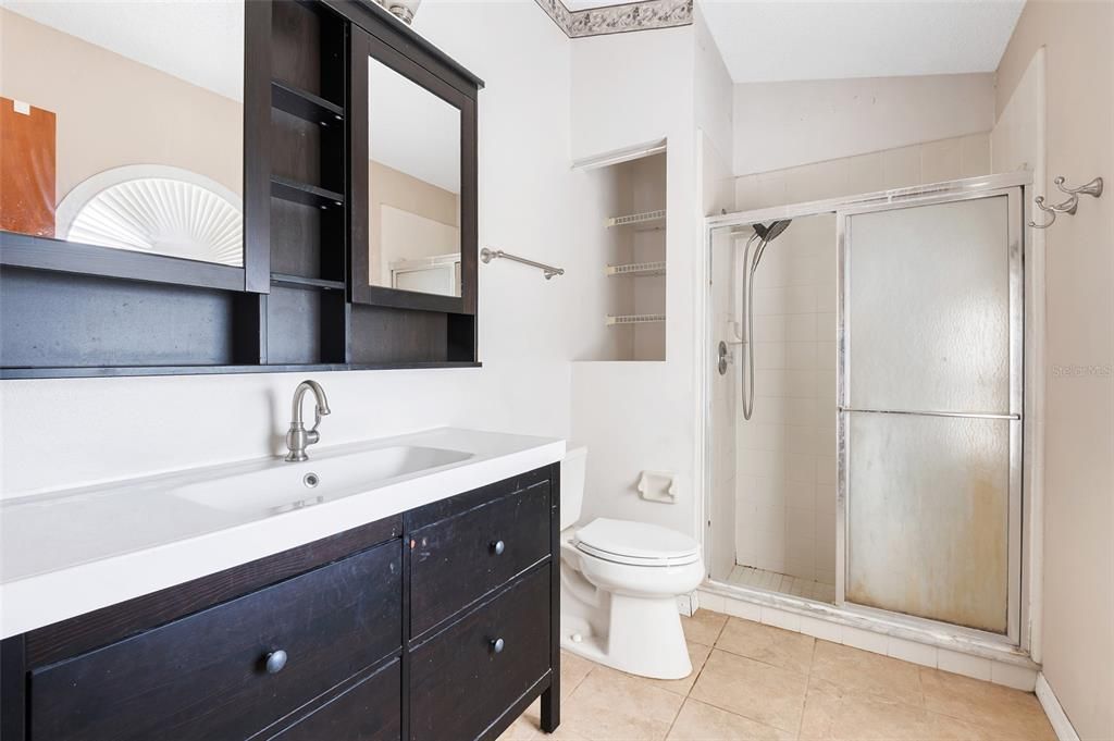 На продажу: $399,000 (3 спален, 2 ванн, 1801 Квадратных фут)