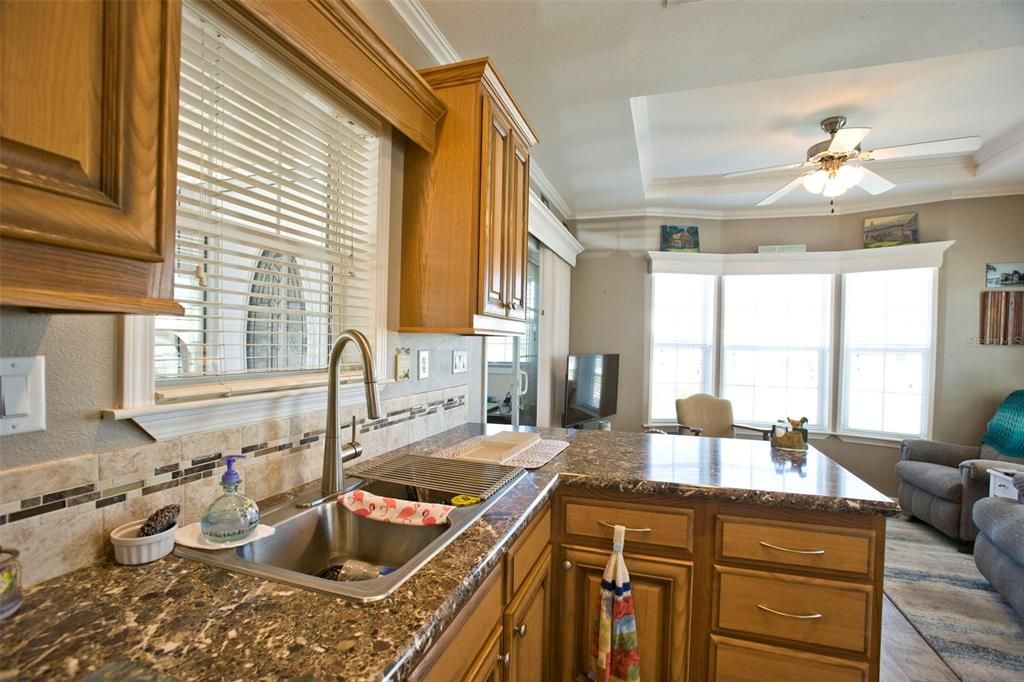 For Sale: $164,500 (1 beds, 1 baths, 679 Square Feet)