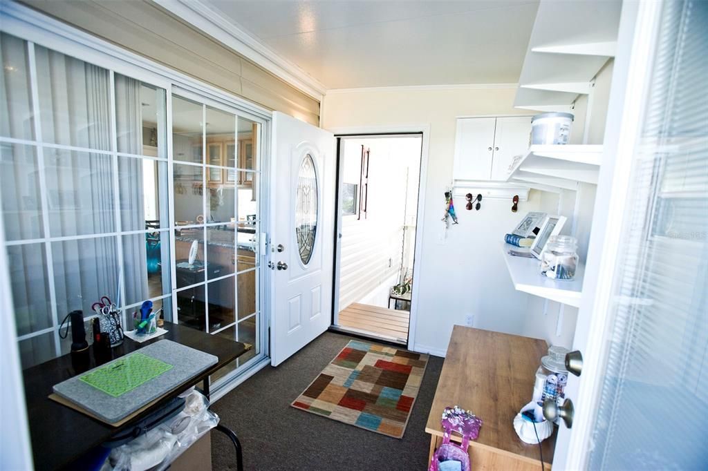 For Sale: $164,500 (1 beds, 1 baths, 679 Square Feet)