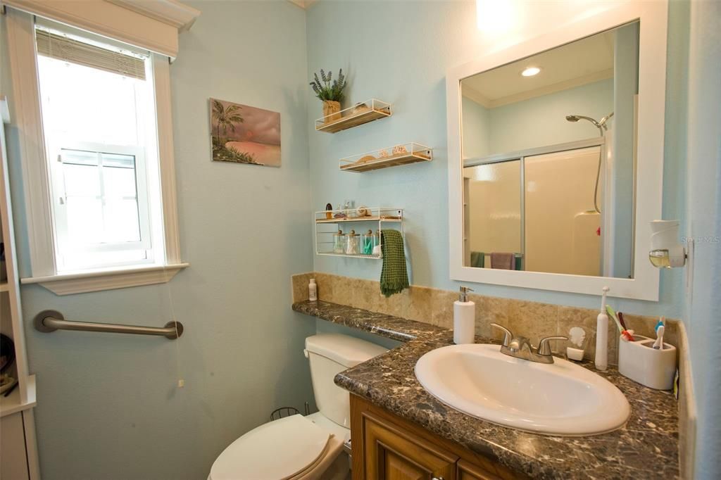 For Sale: $164,500 (1 beds, 1 baths, 679 Square Feet)