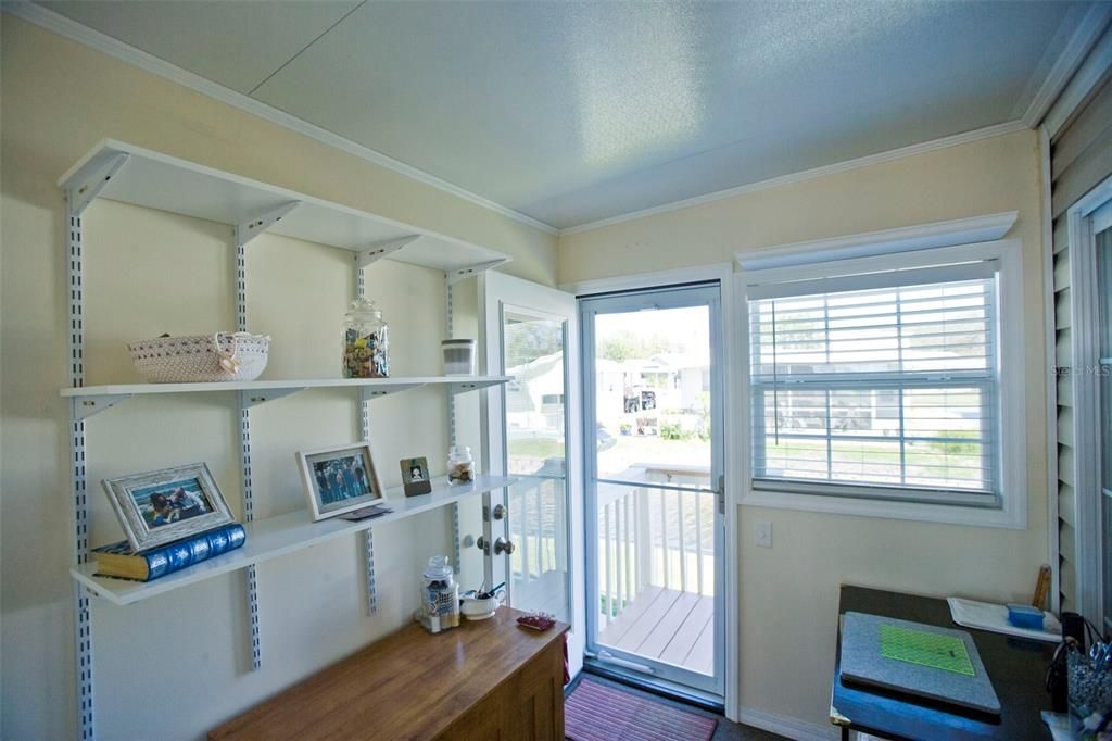 For Sale: $164,500 (1 beds, 1 baths, 679 Square Feet)