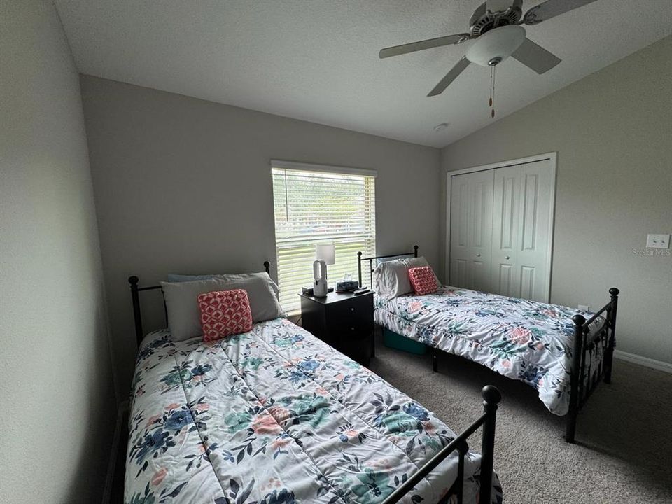 合同活跃: $215,000 (3 贝兹, 2 浴室, 1480 平方英尺)