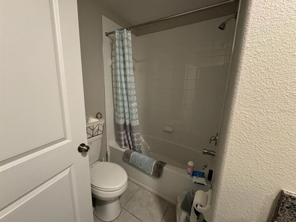 合同活跃: $215,000 (3 贝兹, 2 浴室, 1480 平方英尺)