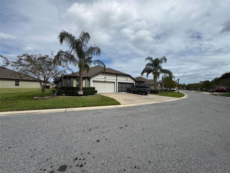 合同活跃: $215,000 (3 贝兹, 2 浴室, 1480 平方英尺)