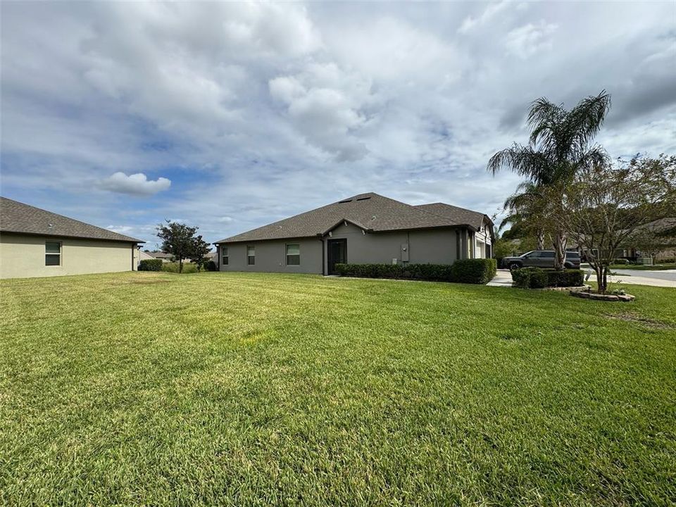 合同活跃: $215,000 (3 贝兹, 2 浴室, 1480 平方英尺)