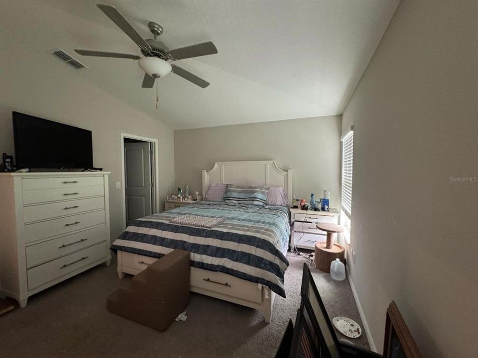 合同活跃: $215,000 (3 贝兹, 2 浴室, 1480 平方英尺)