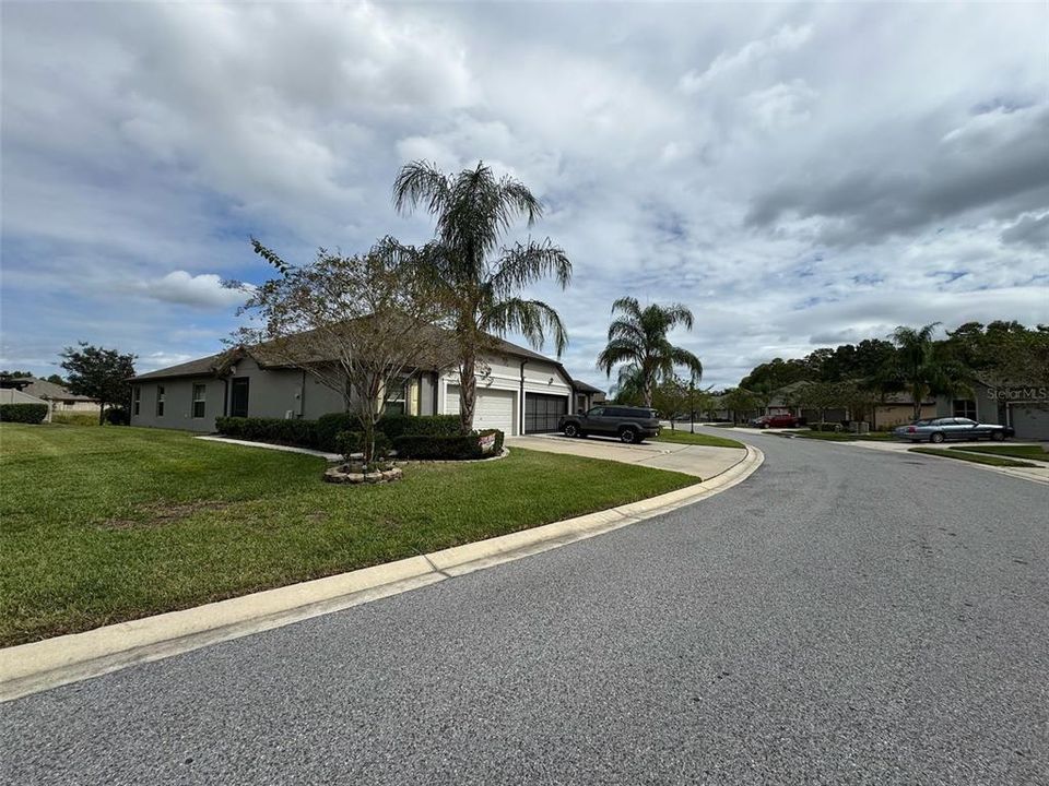 合同活跃: $215,000 (3 贝兹, 2 浴室, 1480 平方英尺)