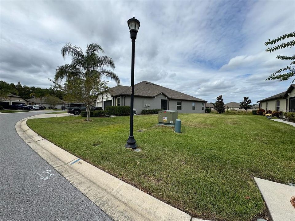 合同活跃: $215,000 (3 贝兹, 2 浴室, 1480 平方英尺)