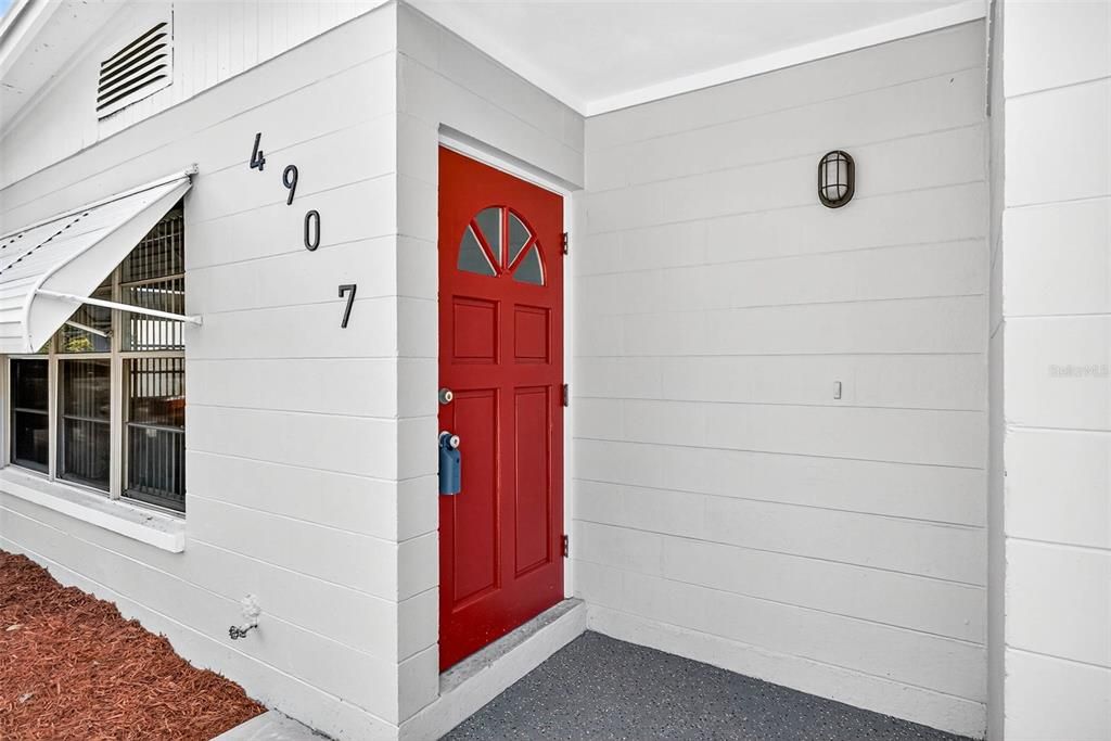 Под контрактом: $419,000 (4 спален, 2 ванн, 1538 Квадратных фут)