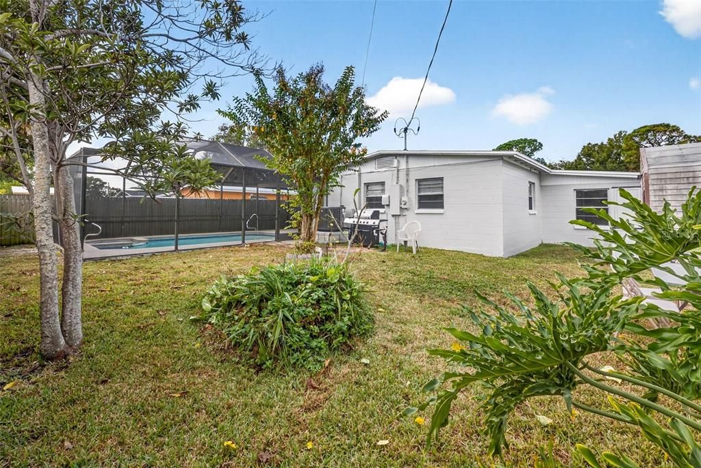 Под контрактом: $419,000 (4 спален, 2 ванн, 1538 Квадратных фут)