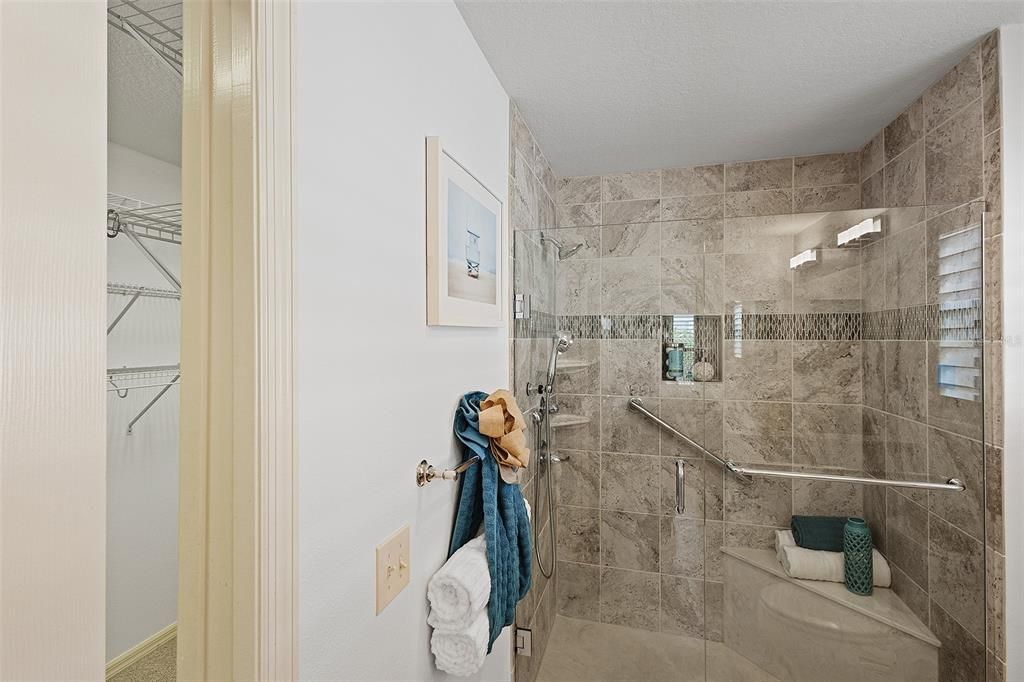 Activo con contrato: $399,500 (3 camas, 2 baños, 1574 Pies cuadrados)