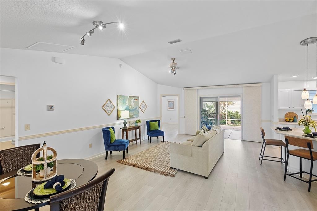 Activo con contrato: $399,500 (3 camas, 2 baños, 1574 Pies cuadrados)