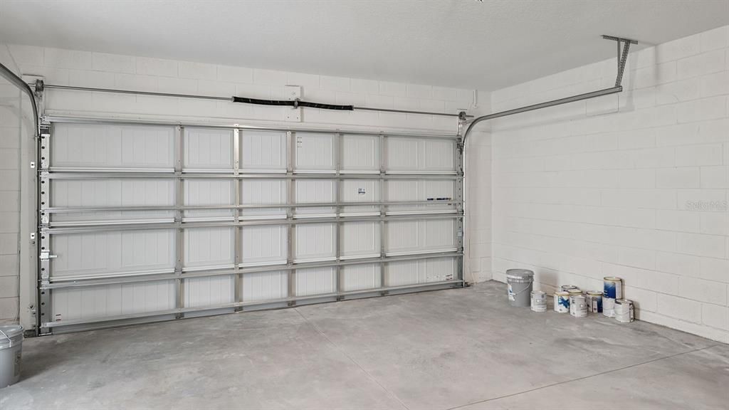 合同活跃: $325,990 (4 贝兹, 2 浴室, 1665 平方英尺)