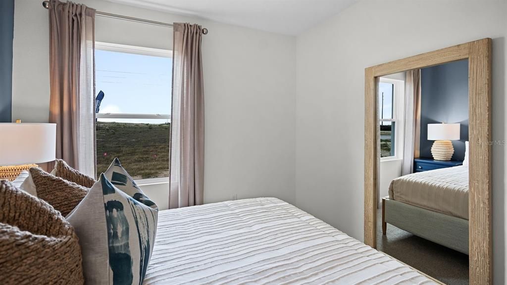 合同活跃: $325,990 (4 贝兹, 2 浴室, 1665 平方英尺)