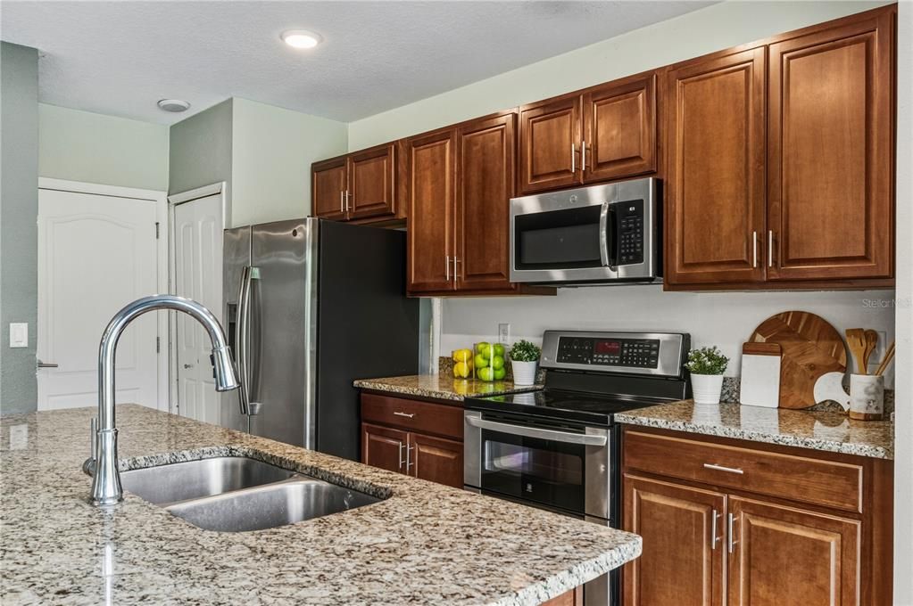 For Sale: $360,000 (4 beds, 2 baths, 2676 Square Feet)