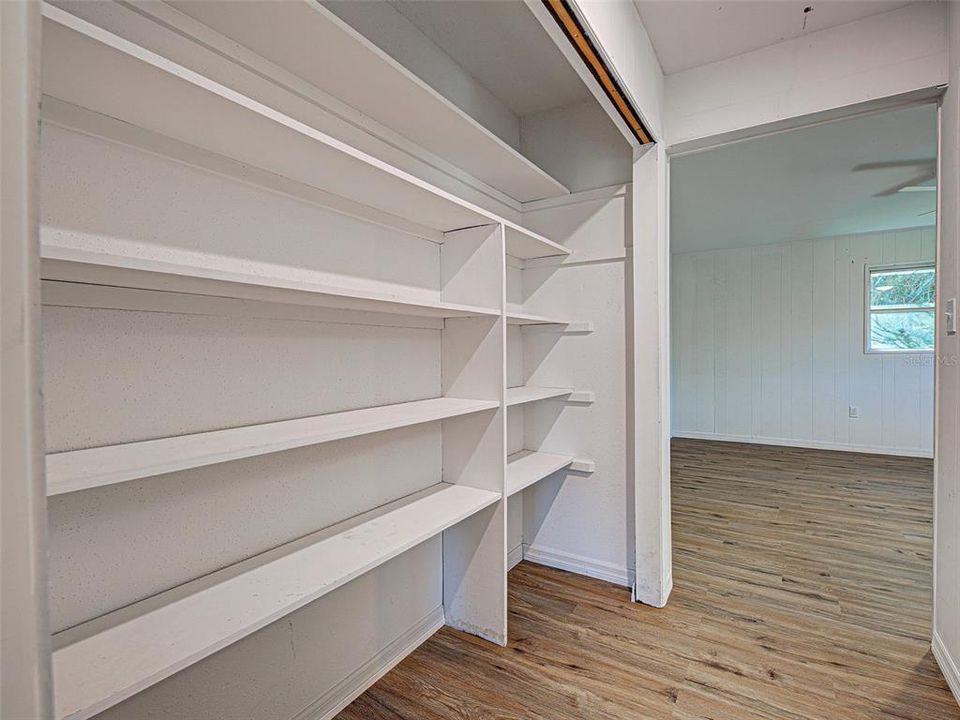 For Sale: $450,000 (4 beds, 2 baths, 1872 Square Feet)