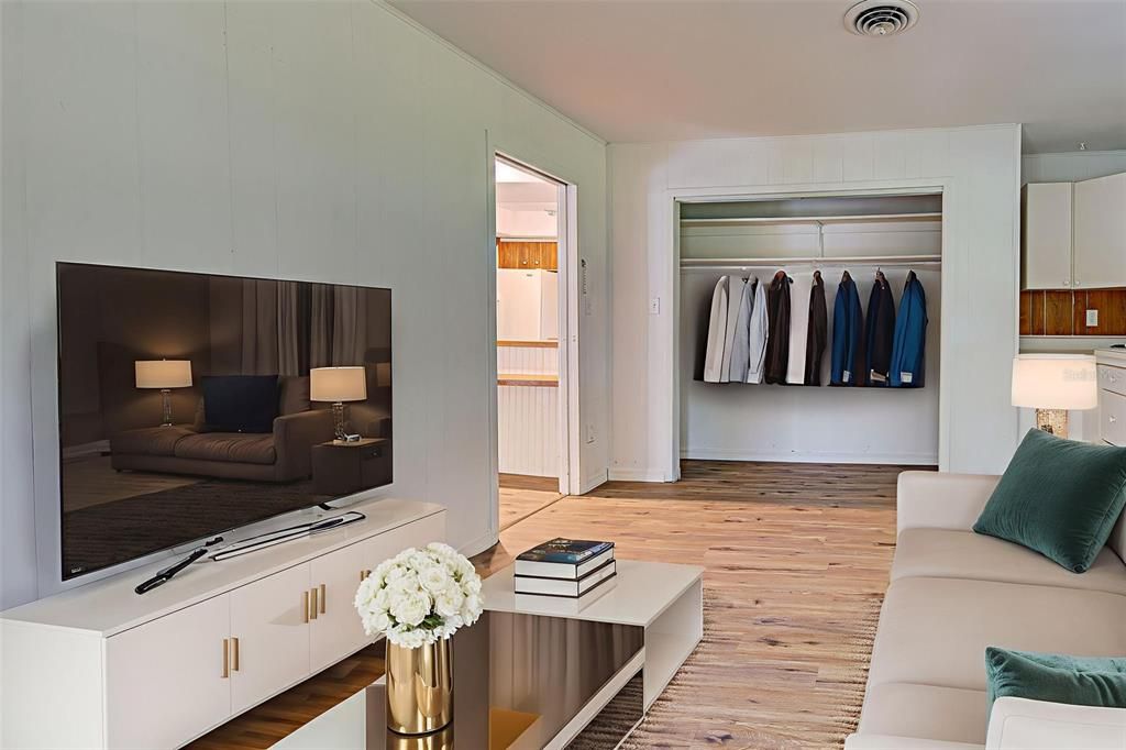 For Sale: $450,000 (4 beds, 2 baths, 1872 Square Feet)