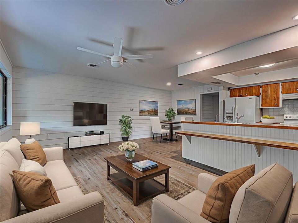 For Sale: $450,000 (4 beds, 2 baths, 1872 Square Feet)