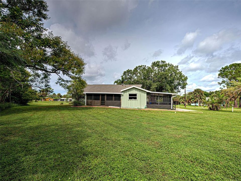 For Sale: $450,000 (4 beds, 2 baths, 1872 Square Feet)