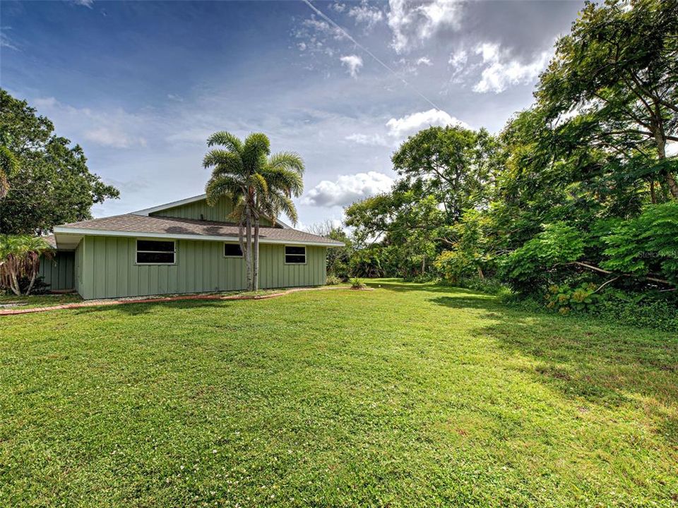 For Sale: $450,000 (4 beds, 2 baths, 1872 Square Feet)