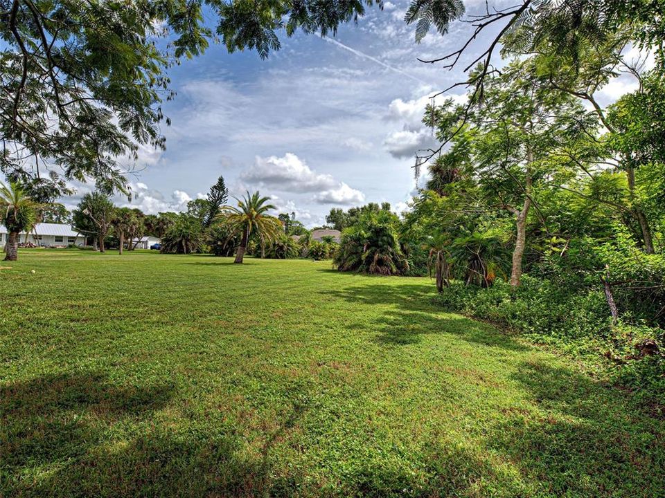 For Sale: $450,000 (4 beds, 2 baths, 1872 Square Feet)