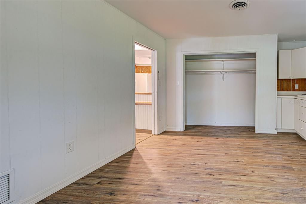 For Sale: $450,000 (4 beds, 2 baths, 1872 Square Feet)