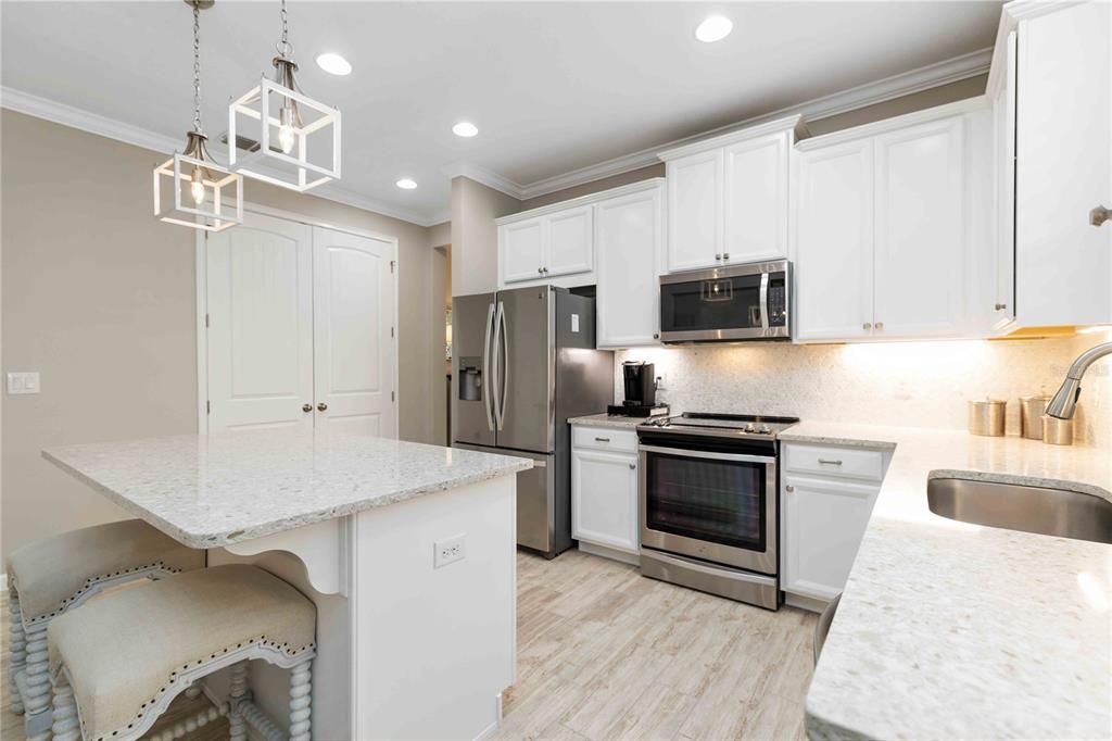 Activo con contrato: $539,000 (3 camas, 2 baños, 1804 Pies cuadrados)