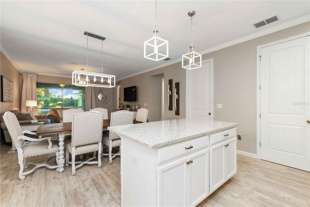 Activo con contrato: $539,000 (3 camas, 2 baños, 1804 Pies cuadrados)