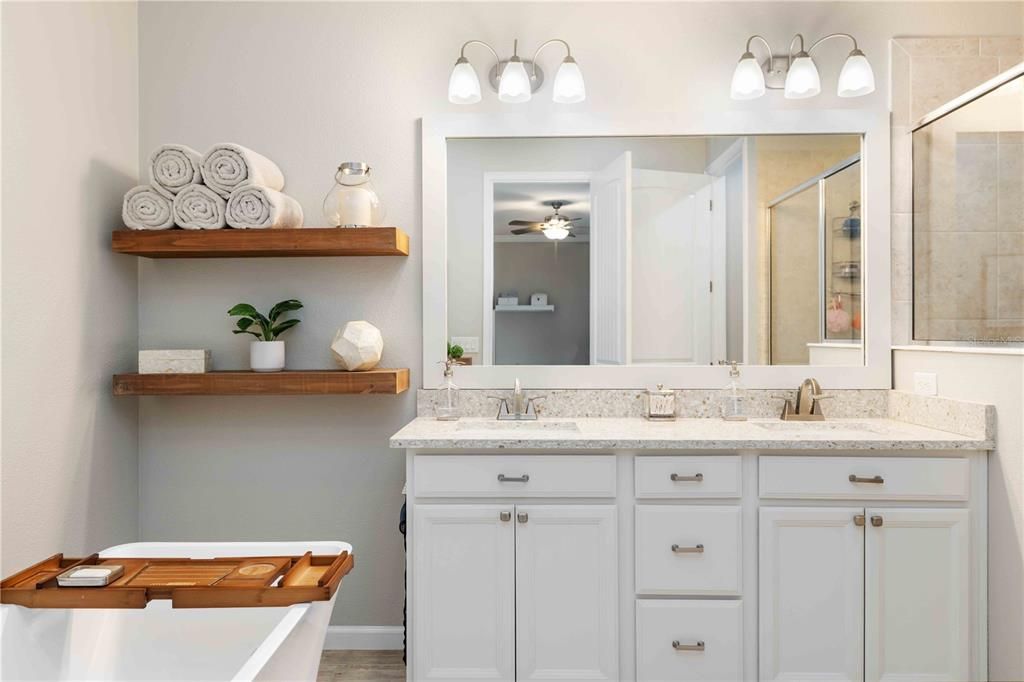 Activo con contrato: $539,000 (3 camas, 2 baños, 1804 Pies cuadrados)