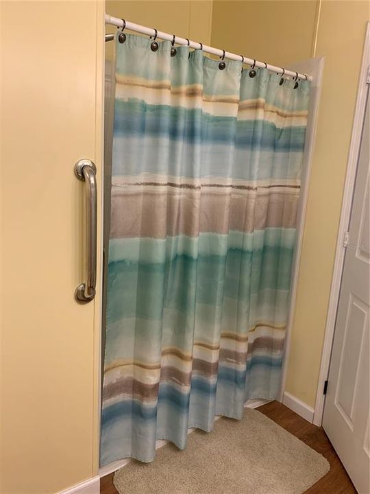 Active With Contract: $221,000 (3 beds, 2 baths, 1782 Square Feet)