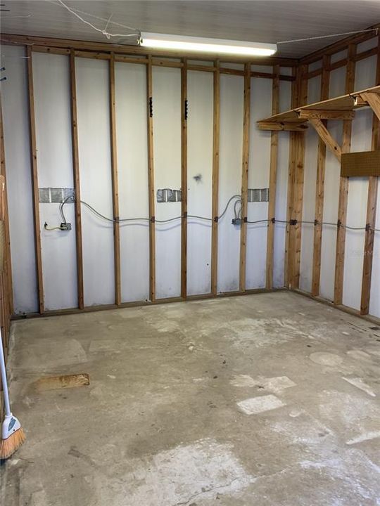 Active With Contract: $221,000 (3 beds, 2 baths, 1782 Square Feet)