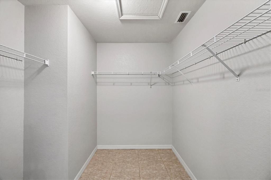 For Sale: $345,000 (3 beds, 2 baths, 1748 Square Feet)