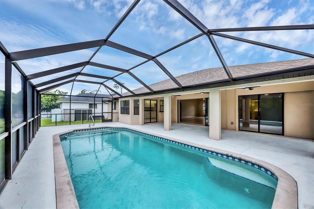 For Sale: $345,000 (3 beds, 2 baths, 1748 Square Feet)