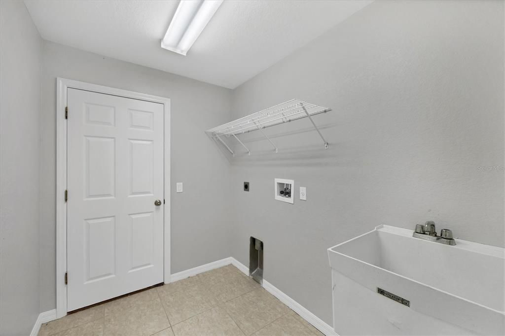 For Sale: $345,000 (3 beds, 2 baths, 1748 Square Feet)