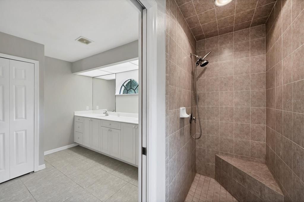 For Sale: $345,000 (3 beds, 2 baths, 1748 Square Feet)