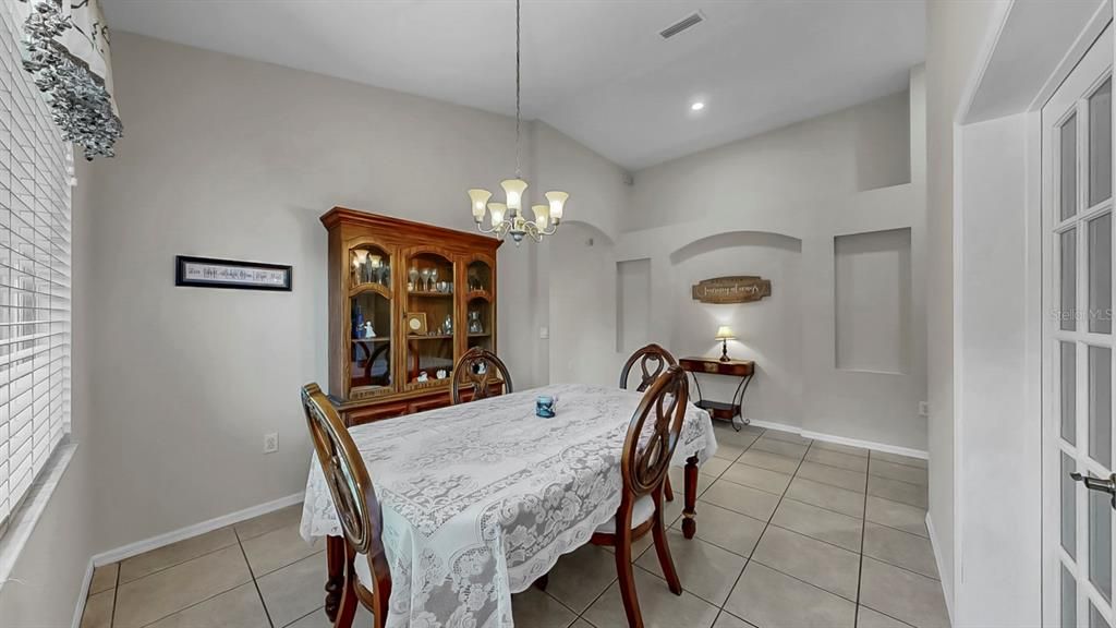 Под контрактом: $542,000 (4 спален, 3 ванн, 2682 Квадратных фут)