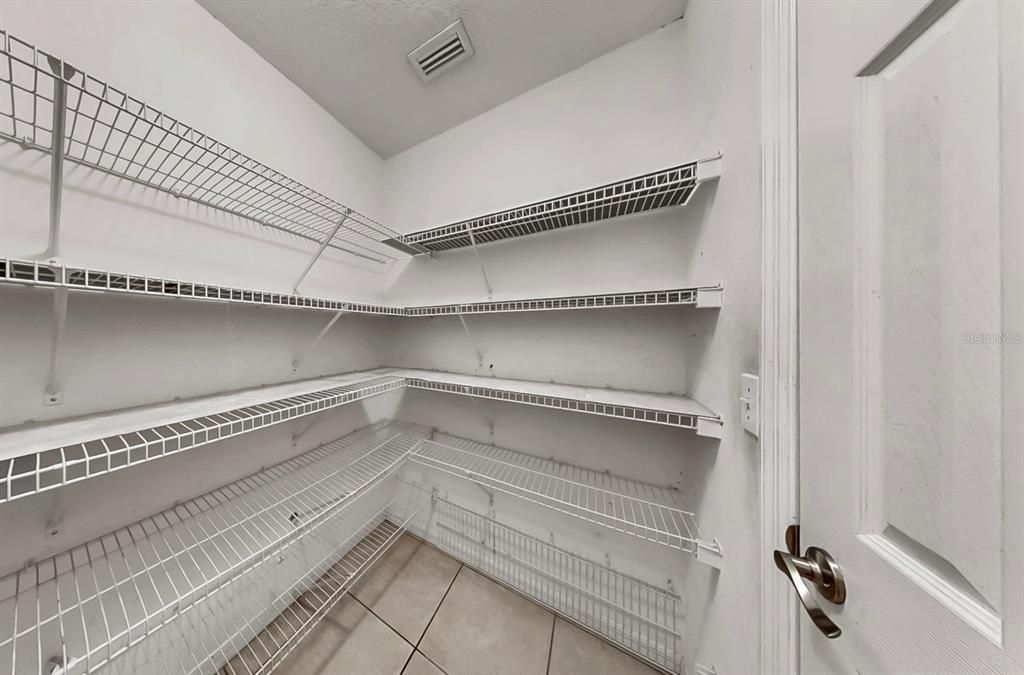 Под контрактом: $542,000 (4 спален, 3 ванн, 2682 Квадратных фут)