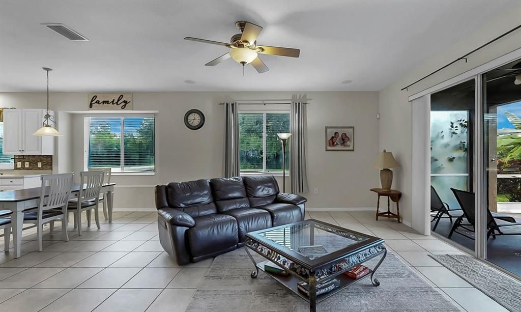 Под контрактом: $542,000 (4 спален, 3 ванн, 2682 Квадратных фут)