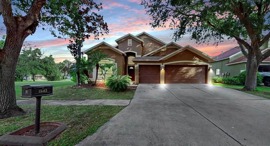 Под контрактом: $542,000 (4 спален, 3 ванн, 2682 Квадратных фут)