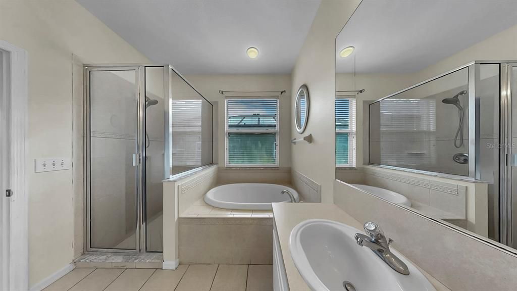 Под контрактом: $542,000 (4 спален, 3 ванн, 2682 Квадратных фут)