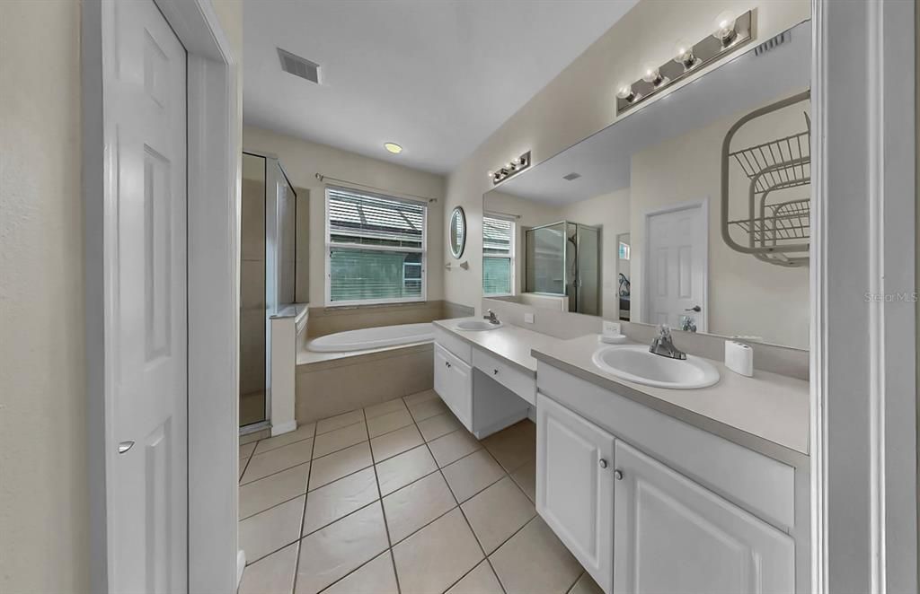 Под контрактом: $542,000 (4 спален, 3 ванн, 2682 Квадратных фут)