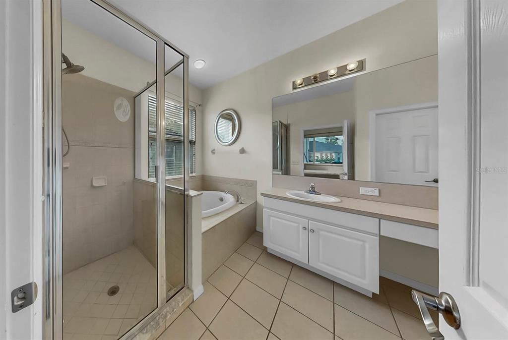 Под контрактом: $542,000 (4 спален, 3 ванн, 2682 Квадратных фут)