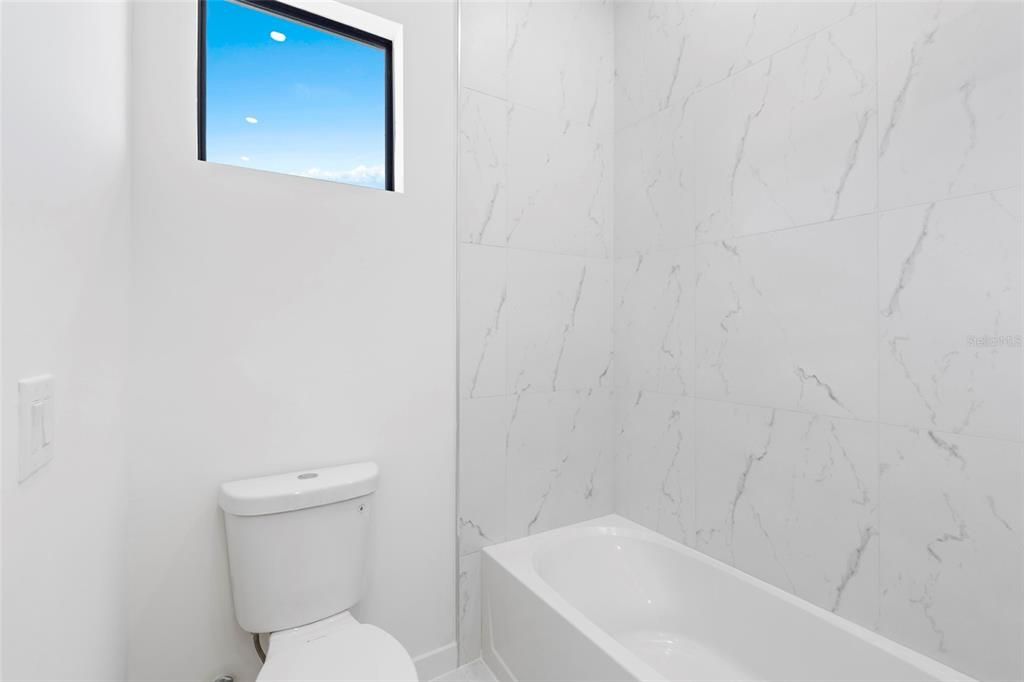 For Sale: $420,000 (4 beds, 3 baths, 1904 Square Feet)