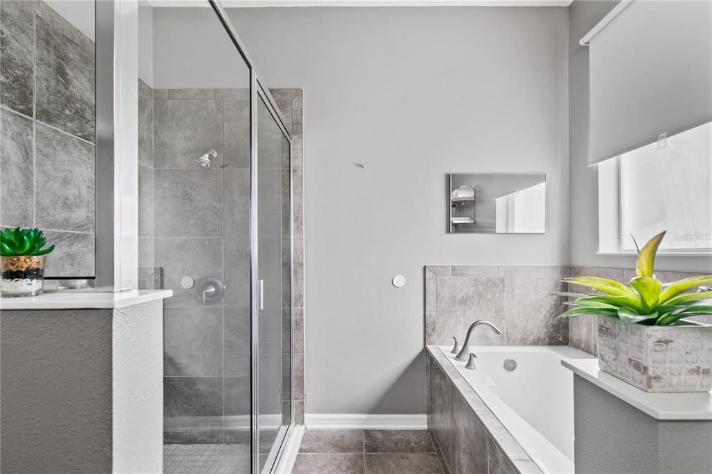 For Sale: $429,900 (3 beds, 2 baths, 1523 Square Feet)